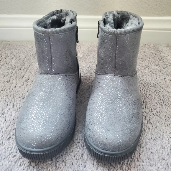 FREE!!!!!NWT SIZE 13 CAT AND JACK W/ANY PURCHASE!!!! - Picture 3 of 8